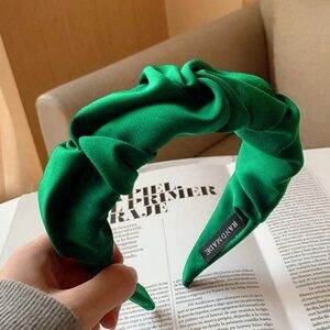 Luxury and chic Ruffle Headband ✨✨✨💖